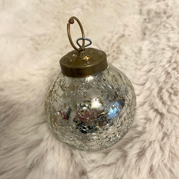 RH Handblown Mercury Glass Holiday Ornaments -Silver Balls (set of 8) - Picture 4 of 10